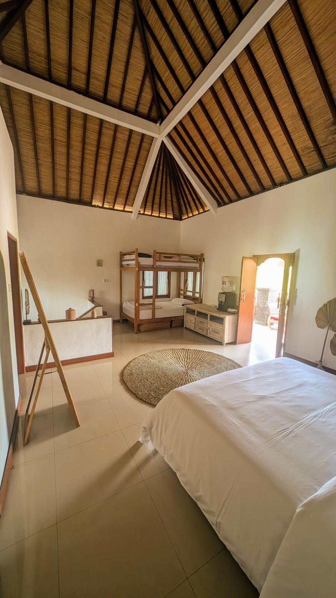 Kamayana, Peaceful & Quiet 6Br Villa With Huge Pool And Tropical Garden Canggu Εξωτερικό φωτογραφία