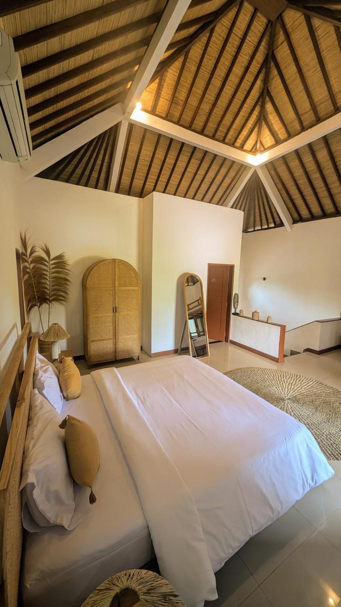 Kamayana, Peaceful & Quiet 6Br Villa With Huge Pool And Tropical Garden Canggu Εξωτερικό φωτογραφία