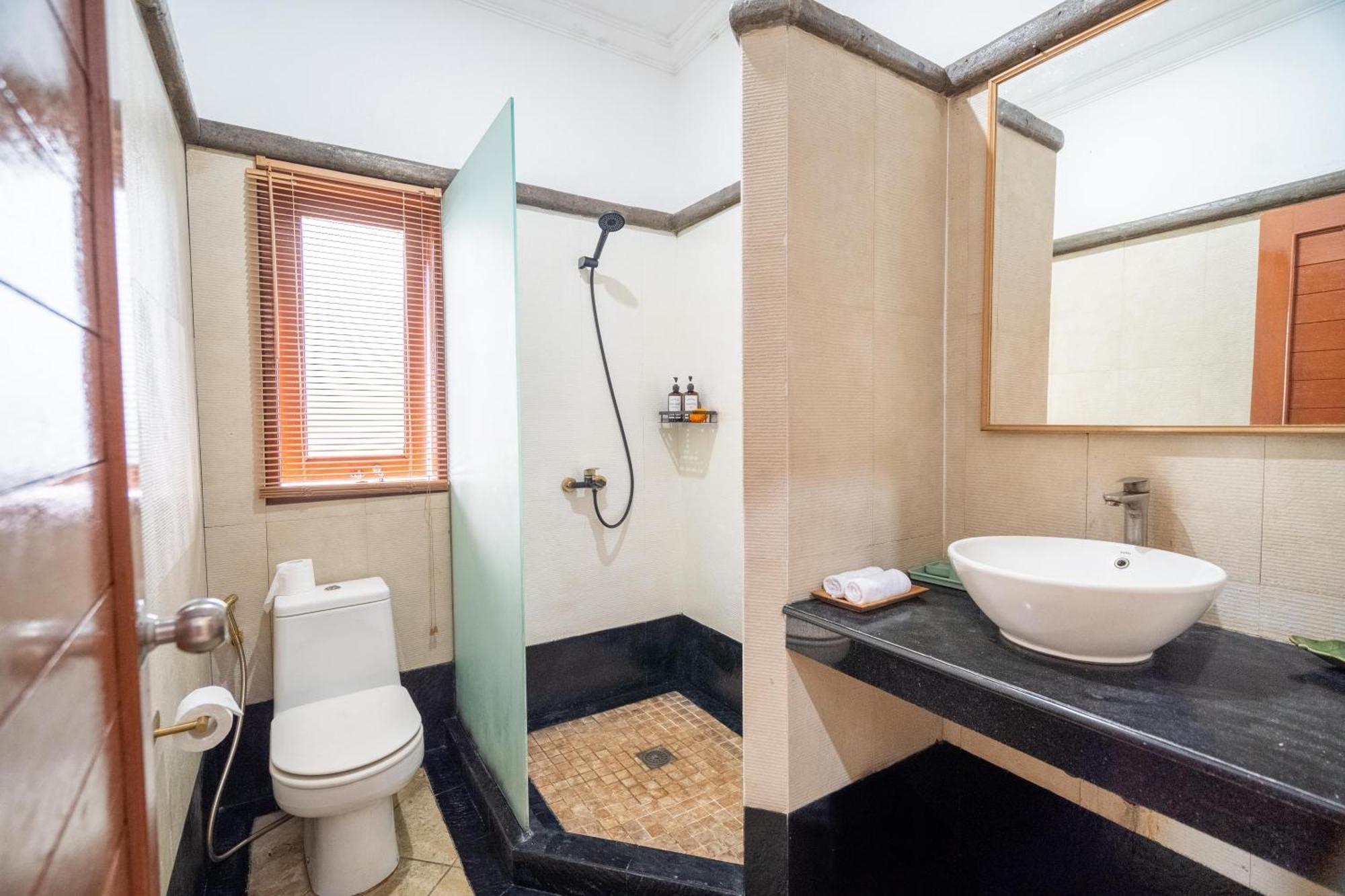 Kamayana, Peaceful & Quiet 6Br Villa With Huge Pool And Tropical Garden Canggu Εξωτερικό φωτογραφία